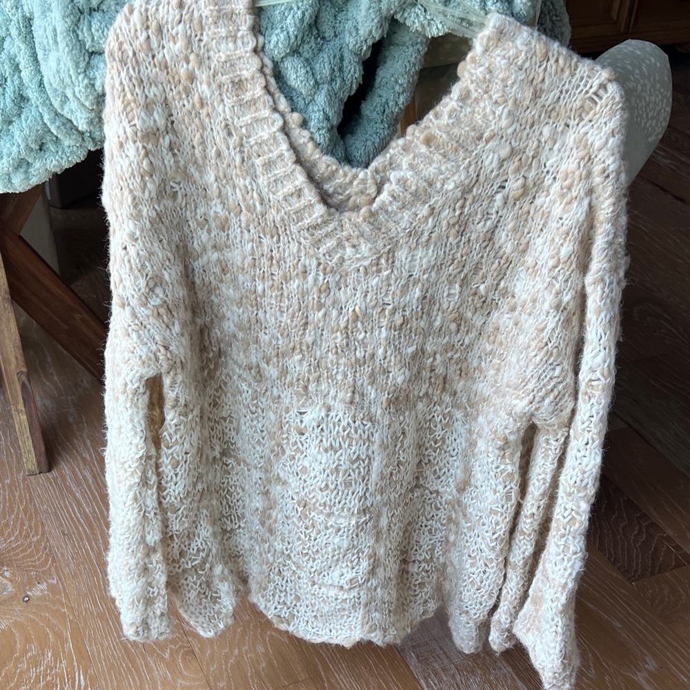 POL Textured V-Neck BOHO Sweater in Cream and Brown